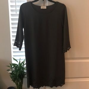 3/4 length laser cut sleeve shirt dress